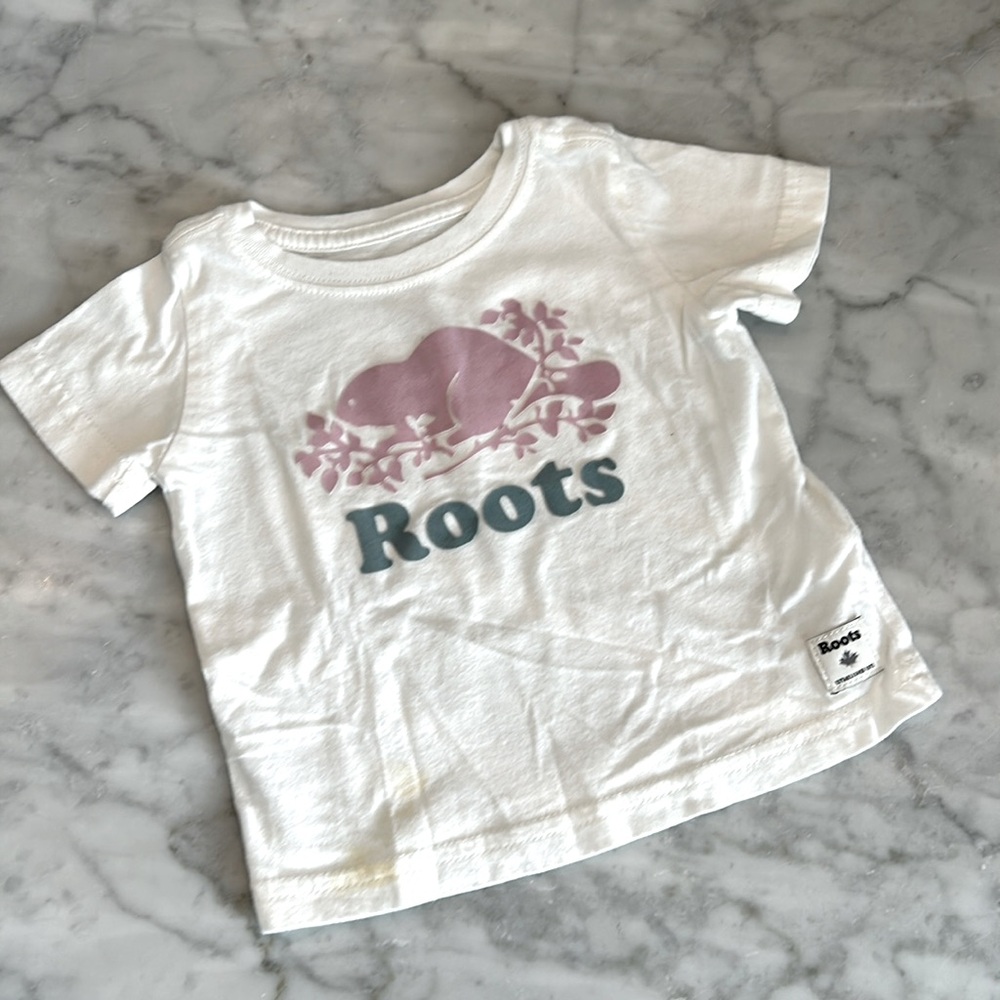 SOLD!! Roots baby 3-6m tshirt